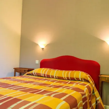Du Chateau De Begue Apartment