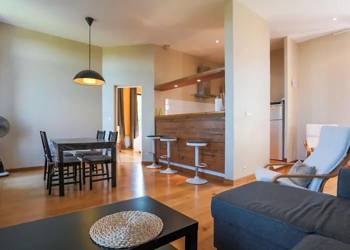 贝格城堡公寓 *