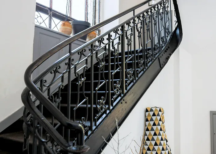 贝格城堡公寓 *