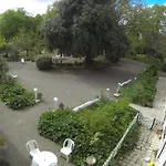 Du Chateau De Begue 아파트